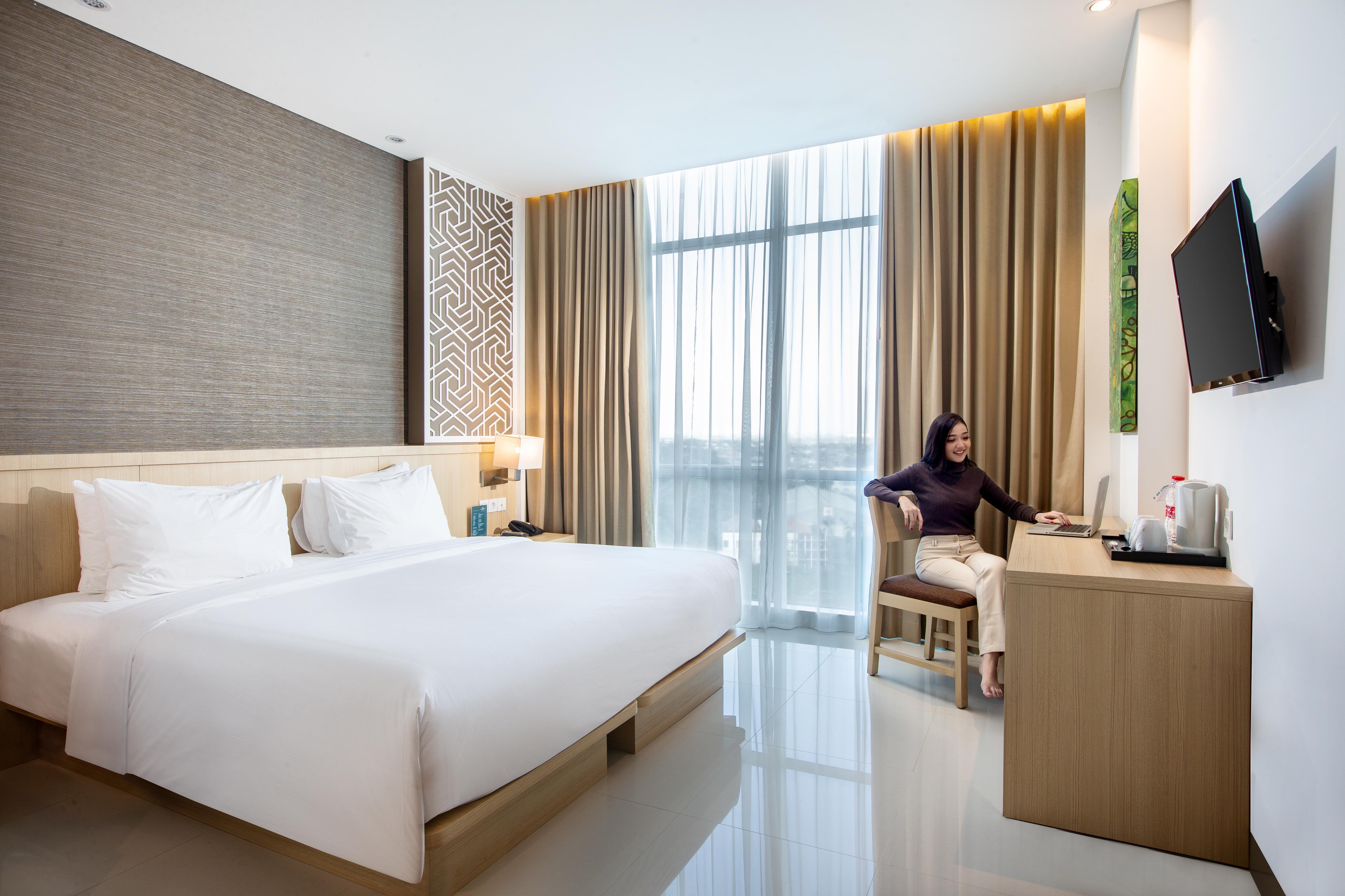 Hotel Santika Gresik Eksteriør bilde
