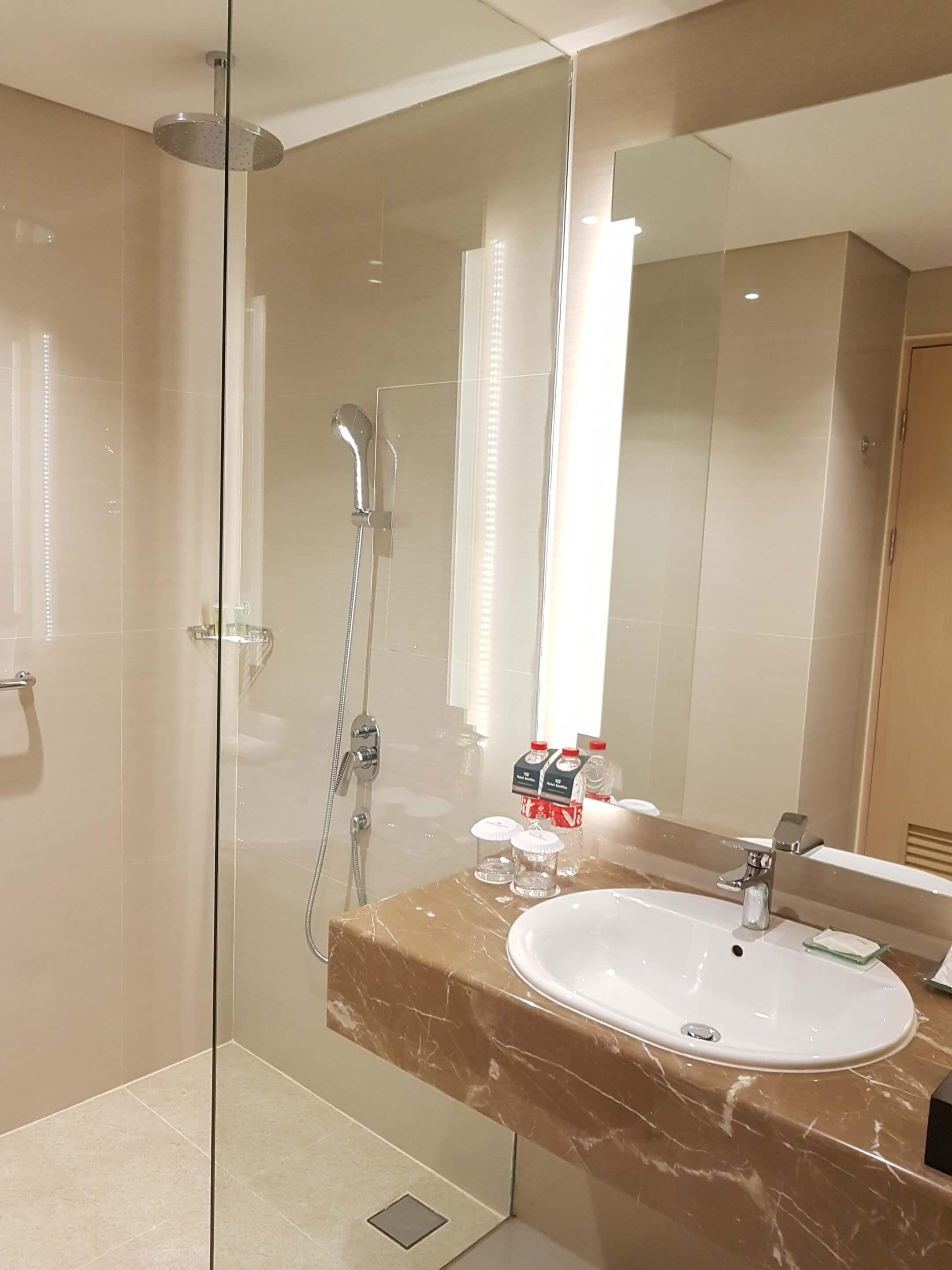 Hotel Santika Gresik Eksteriør bilde
