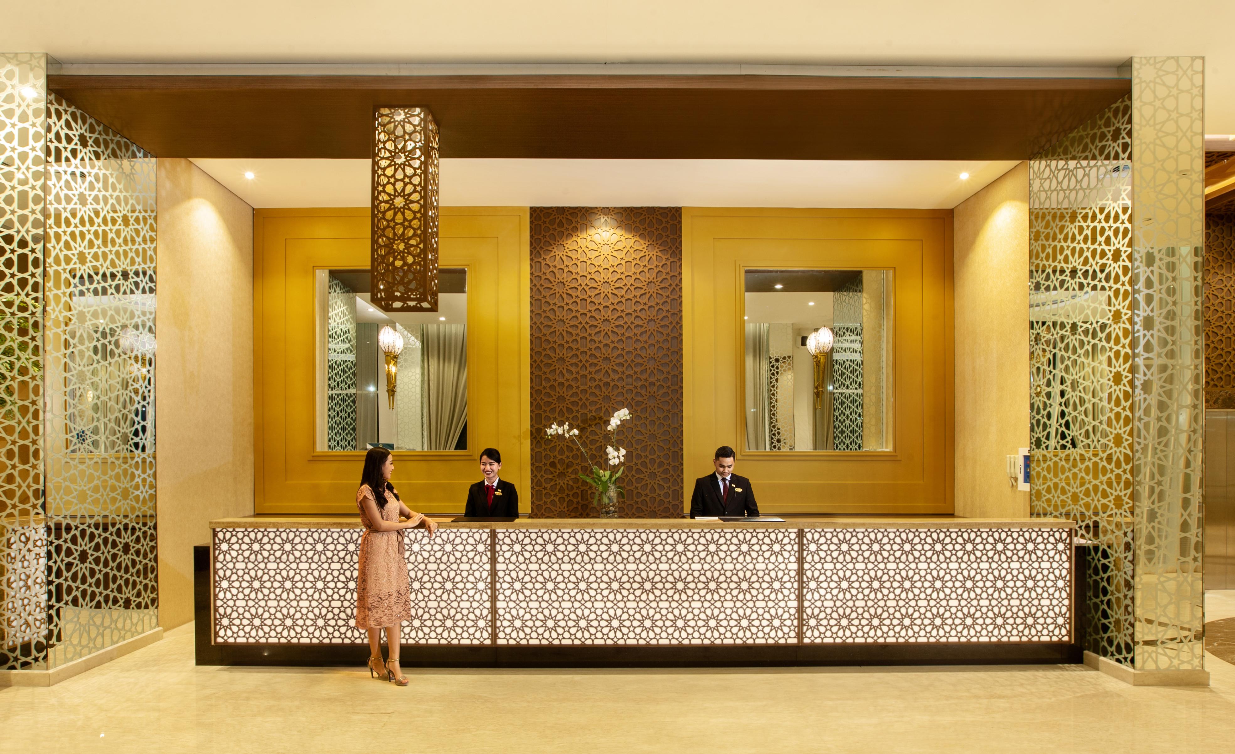 Hotel Santika Gresik Eksteriør bilde